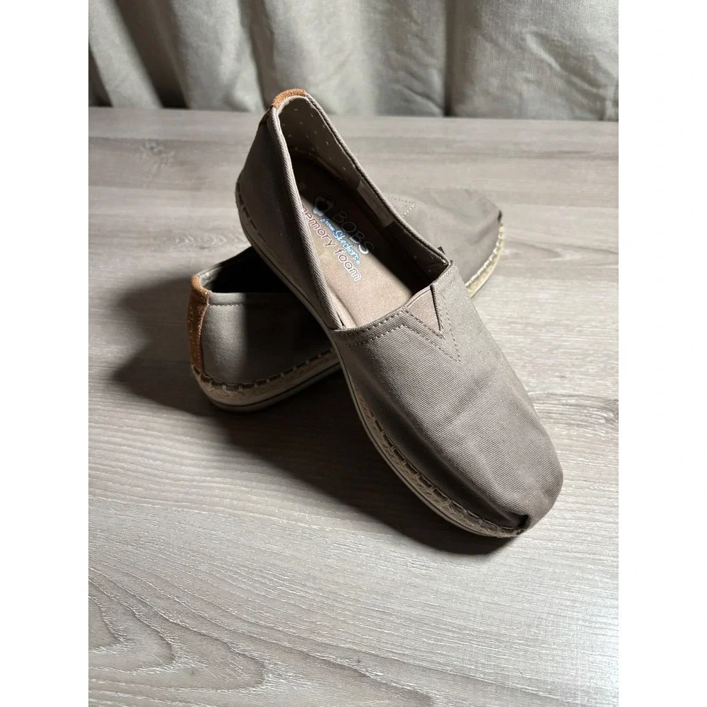 Skechers BOBS Womens 7.5 Taupe Canvas Espadrille Slip On Flats Memory Foam Beach